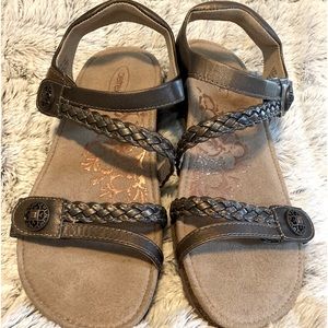 Aetrex braided strap sandals